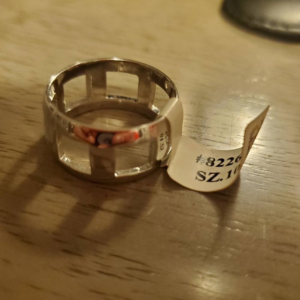 Park lane ring